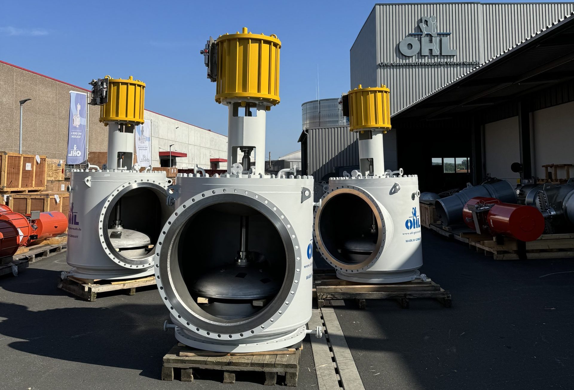 Reactor switching valves angle type for tail gas treatment. Reactor switching valves angle type for tail gas treatment.